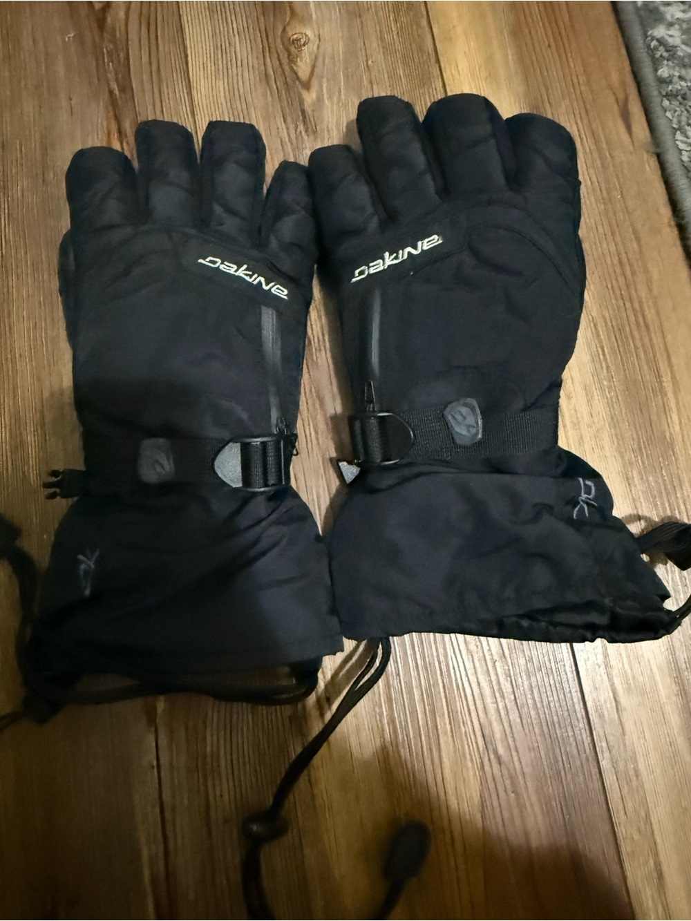 Dakine Black Insulated Ski Gloves